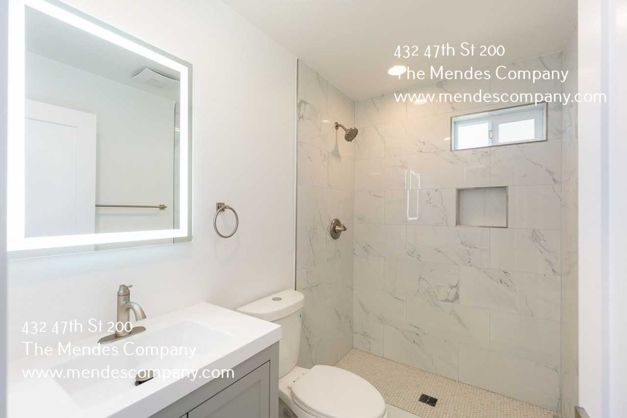 432 47th St #200 - Photo 5 of 7