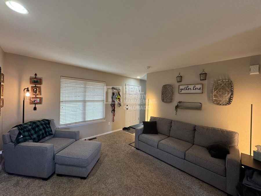 1615 S Chester Ct - Photo 3 of 27
