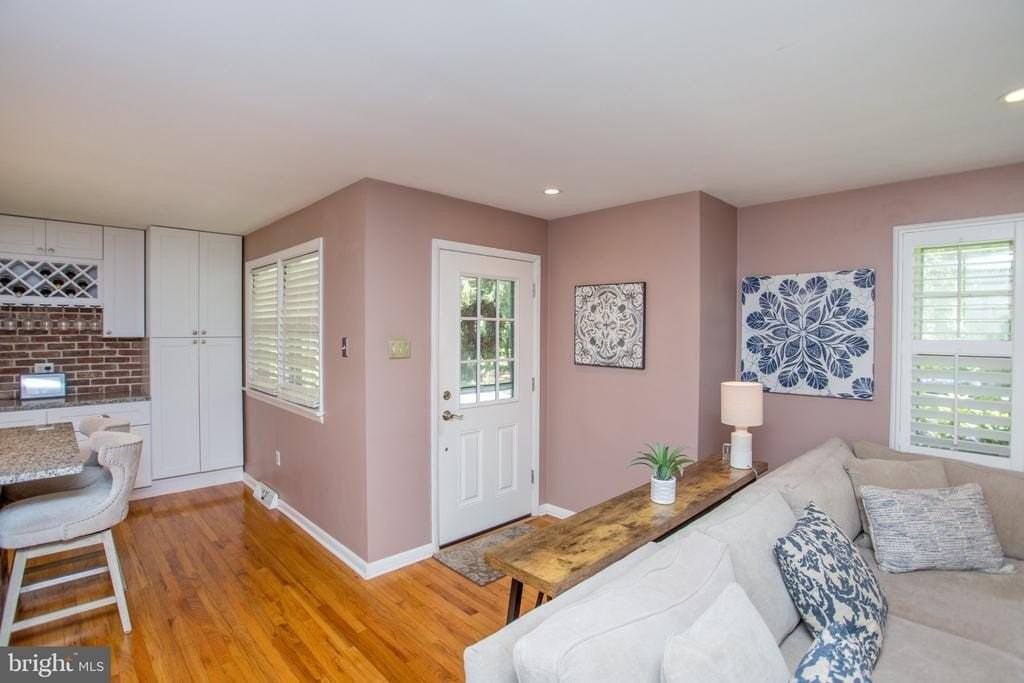 67 Townview Dr - Photo 3 of 41