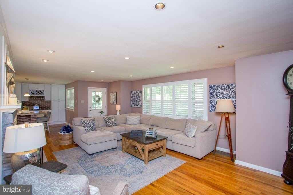 67 Townview Dr - Photo 6 of 41