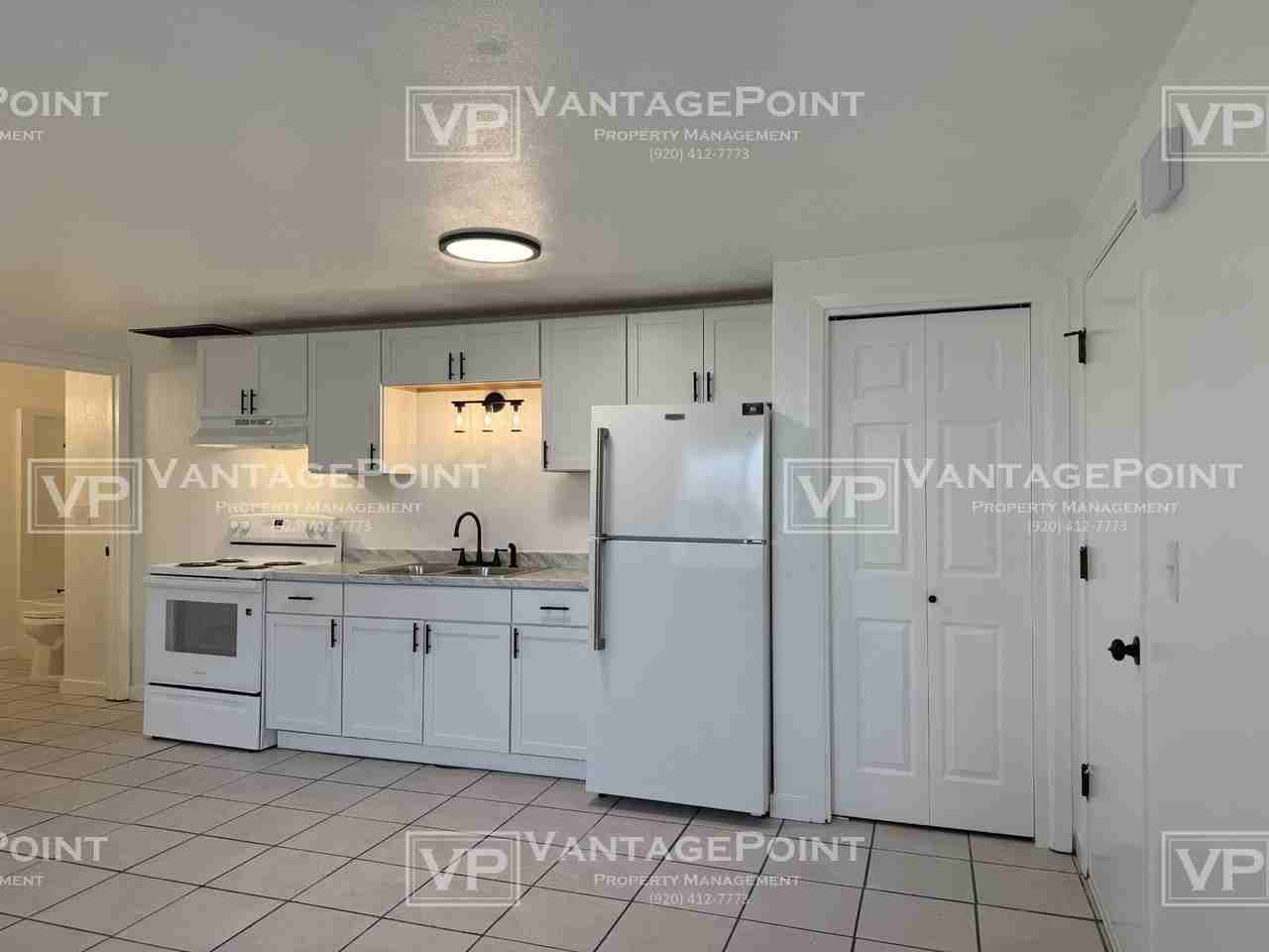 1920 Division St #4 - Photo 4 of 11