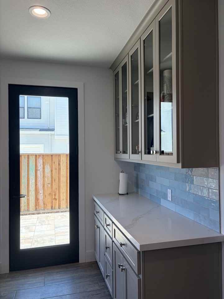 114 8th St #1 - Photo 4 of 20