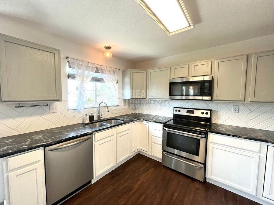 8120 Postrock Dr - Photo 5 of 17