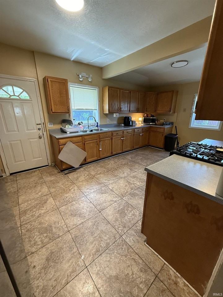 4026 Lafayette St - Photo 5 of 24