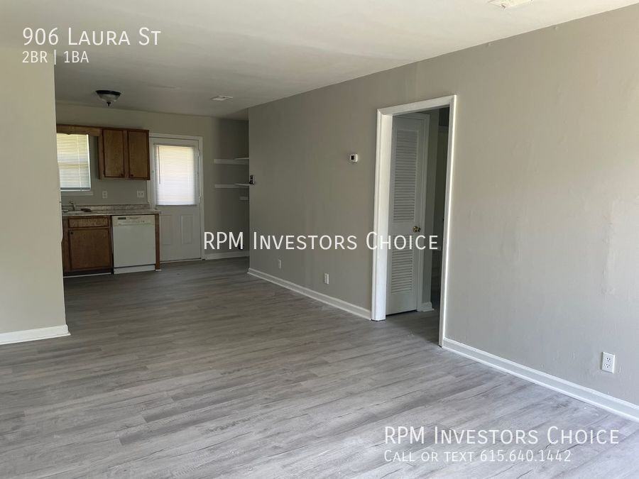 906 Laura St - Photo 5 of 18