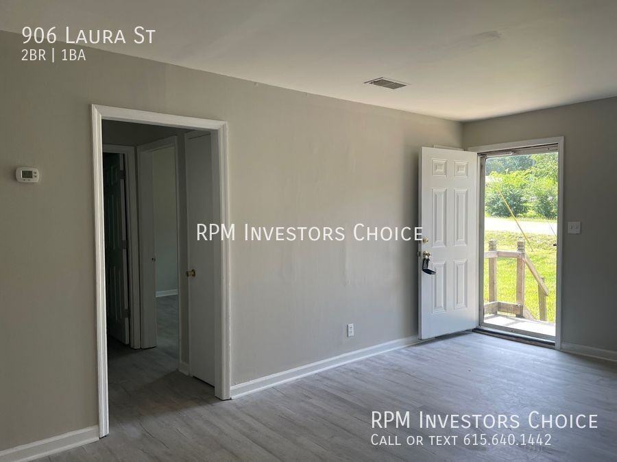 906 Laura St - Photo 6 of 18