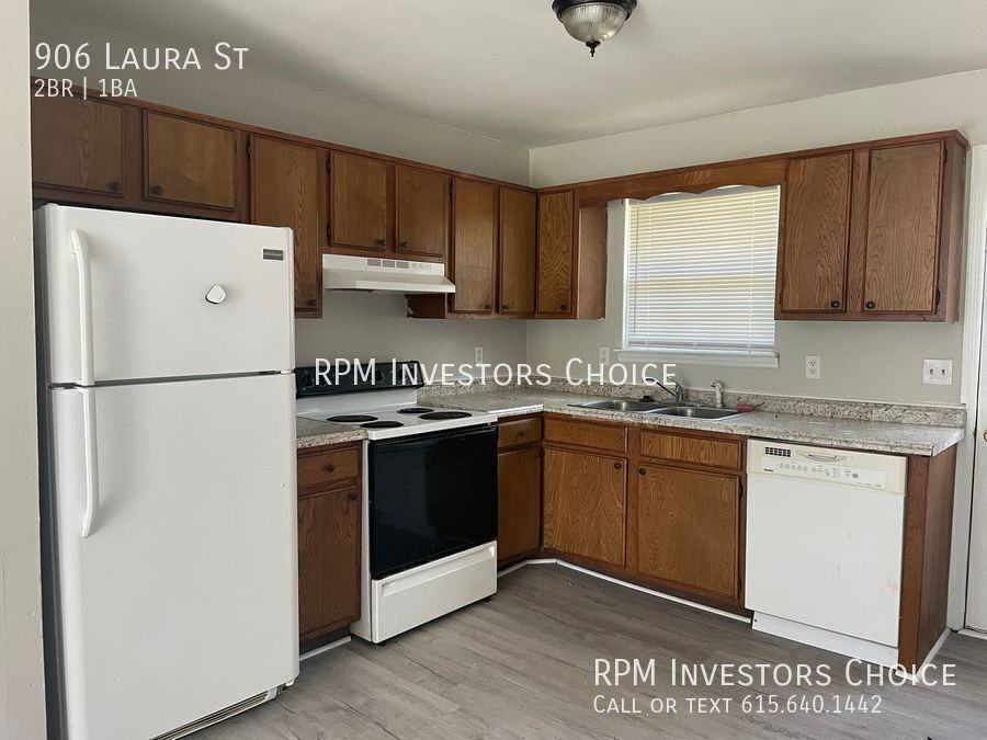 906 Laura St - Photo 7 of 18