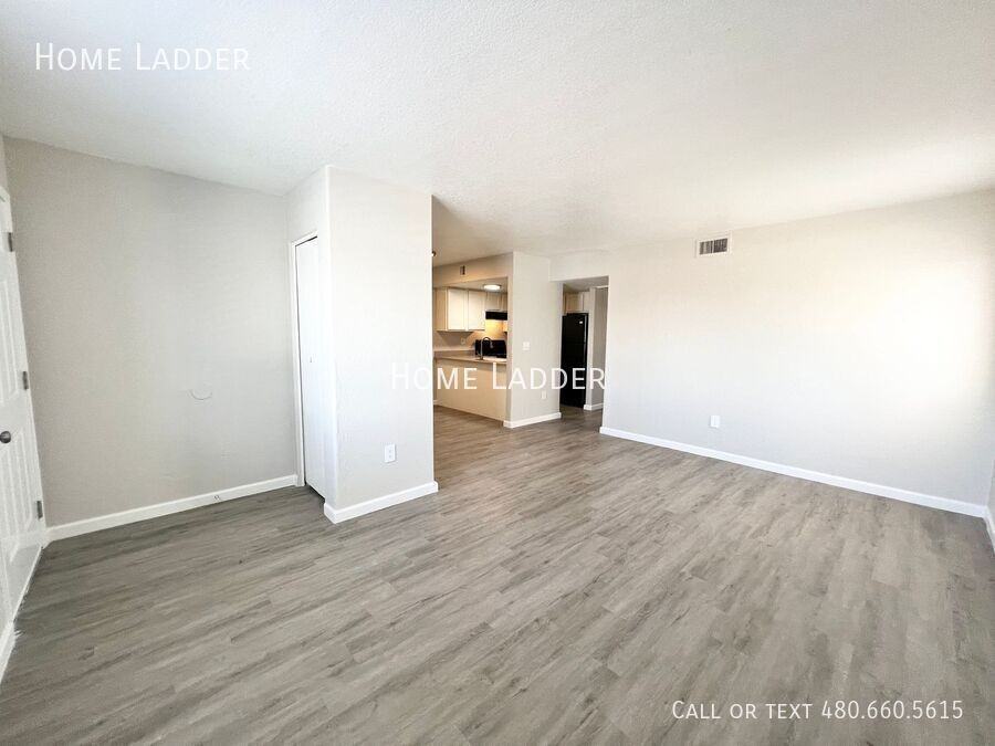 4959 S Park Ave #104 - Photo 2 of 17