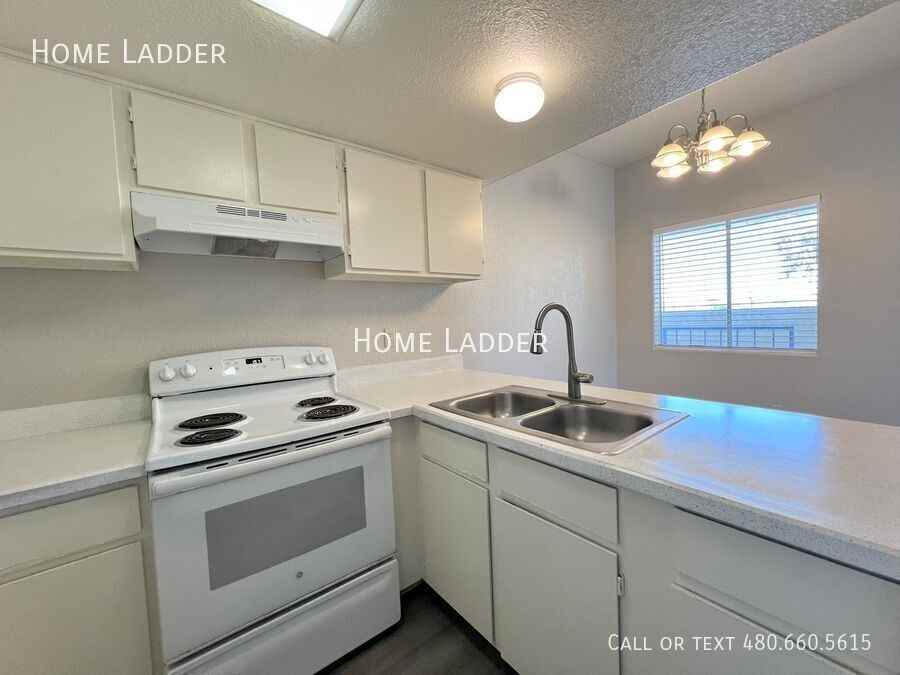 4957 S Park Ave #201 - Photo 5 of 14