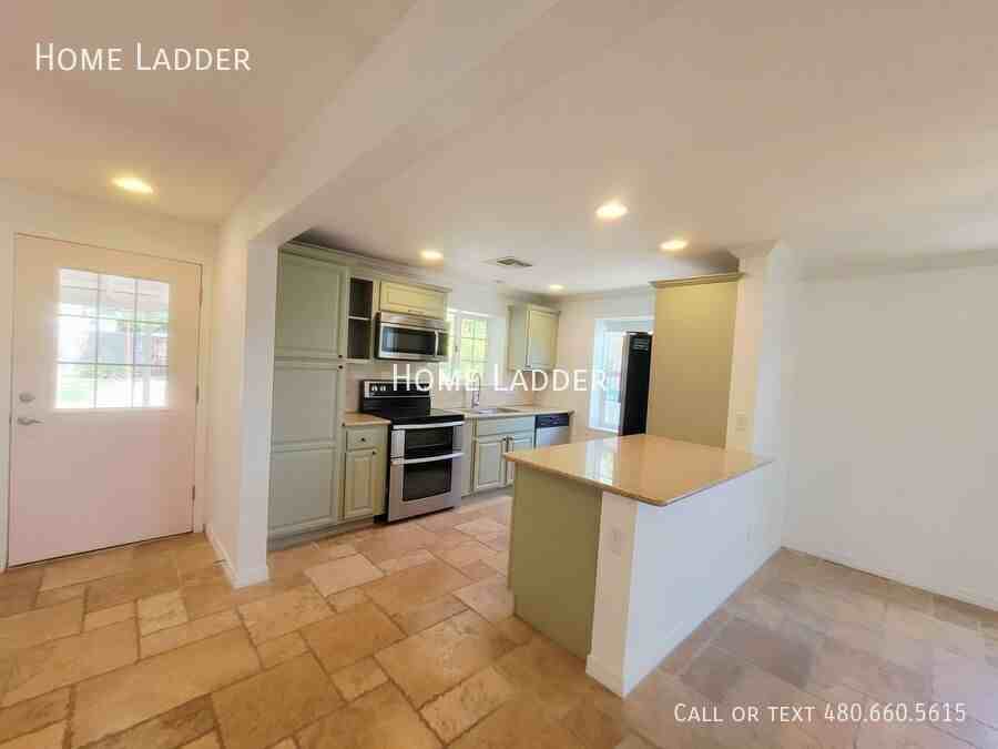 4201 N 19th St - Photo 6 of 28