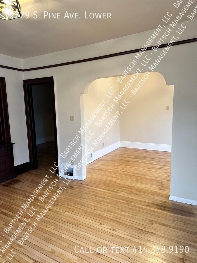 3279 S Pine Ave Lowr - Photo 3 of 13