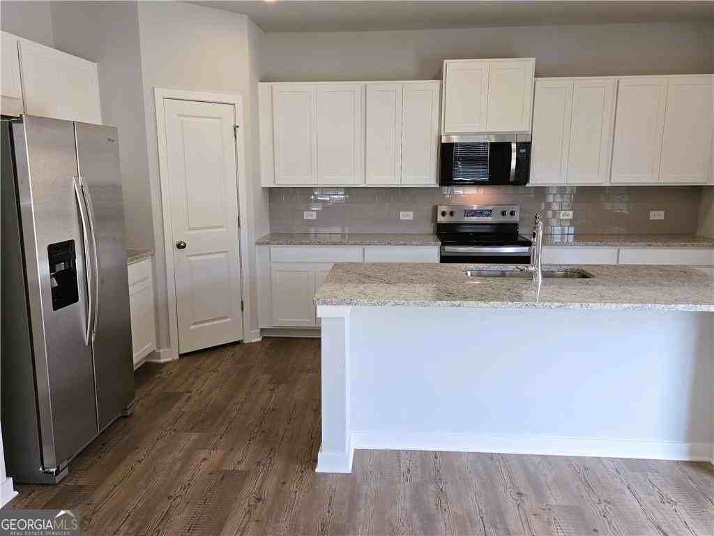 5539 Rosehall Pl - Photo 5 of 23