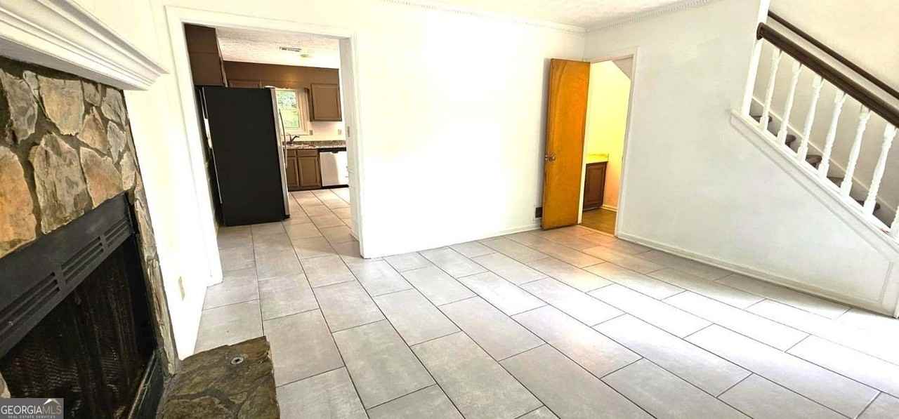 805 Arbor Hill Dr - Photo 4 of 14