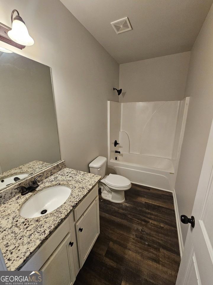 3004 Bayrose Cir #102B - Photo 7 of 38