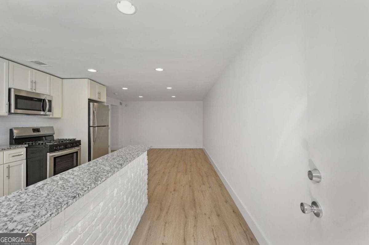 880 Saint Charles Ave Ne #10 - Photo 3 of 20