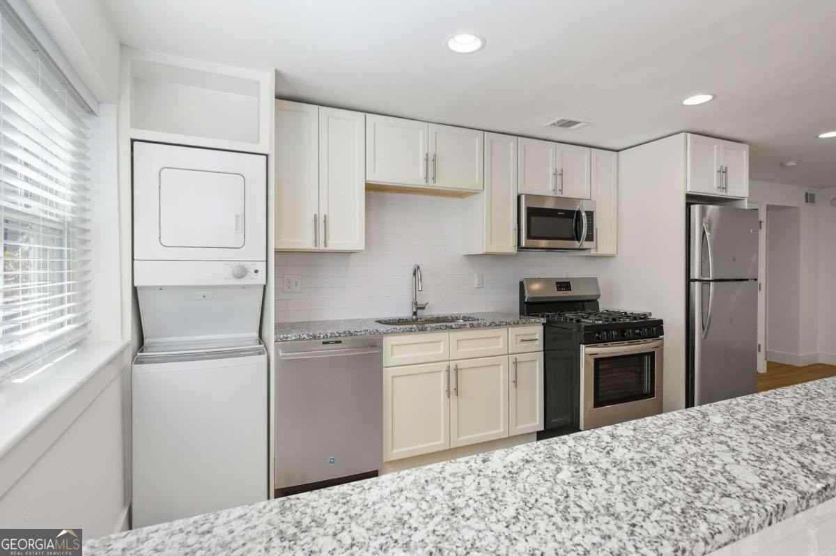 880 Saint Charles Ave Ne #10 - Photo 5 of 20