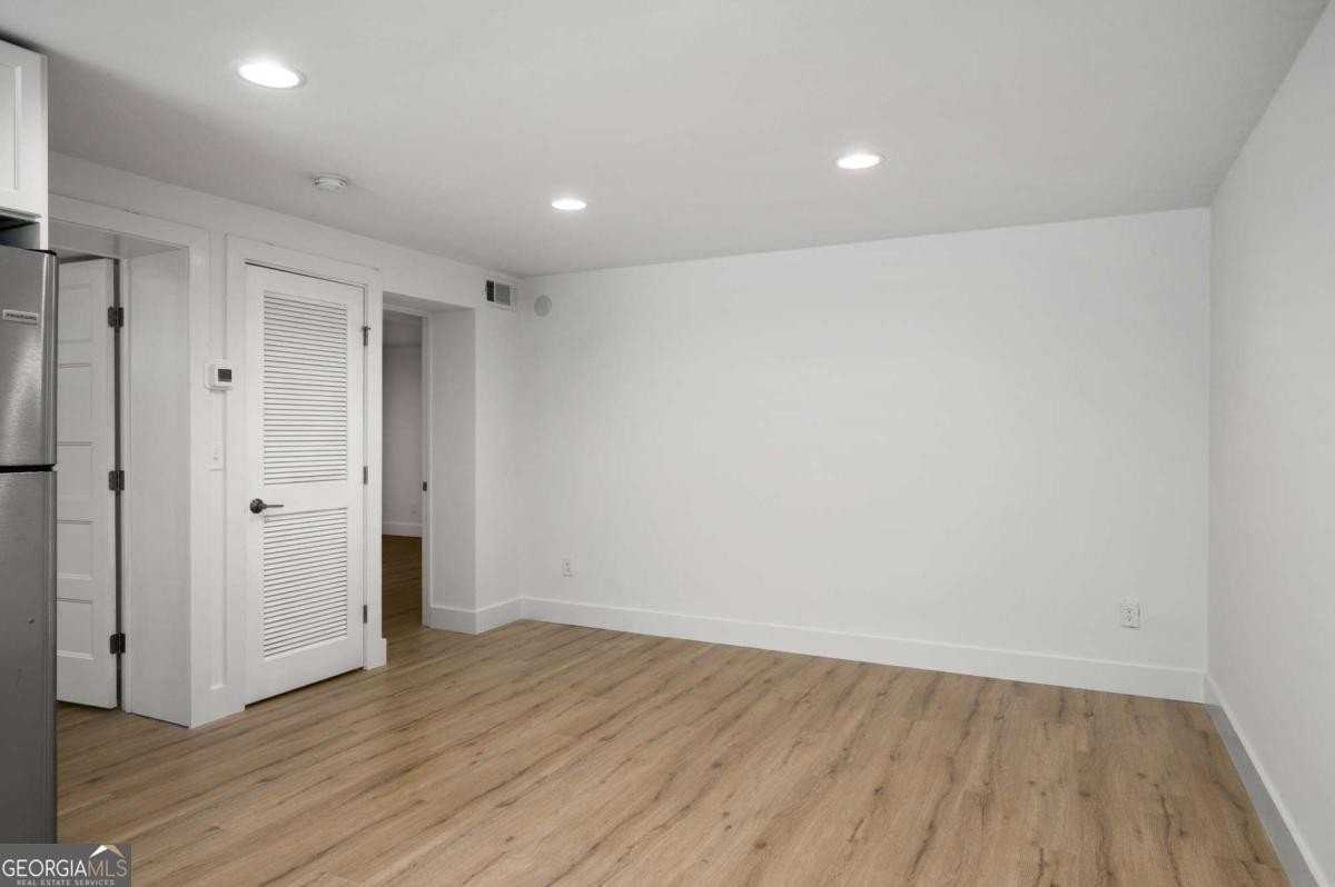 880 Saint Charles Ave Ne #10 - Photo 7 of 20