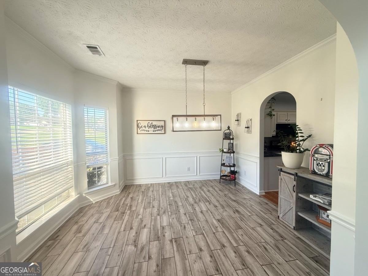 645 Highpoint Way - Photo 3 of 14