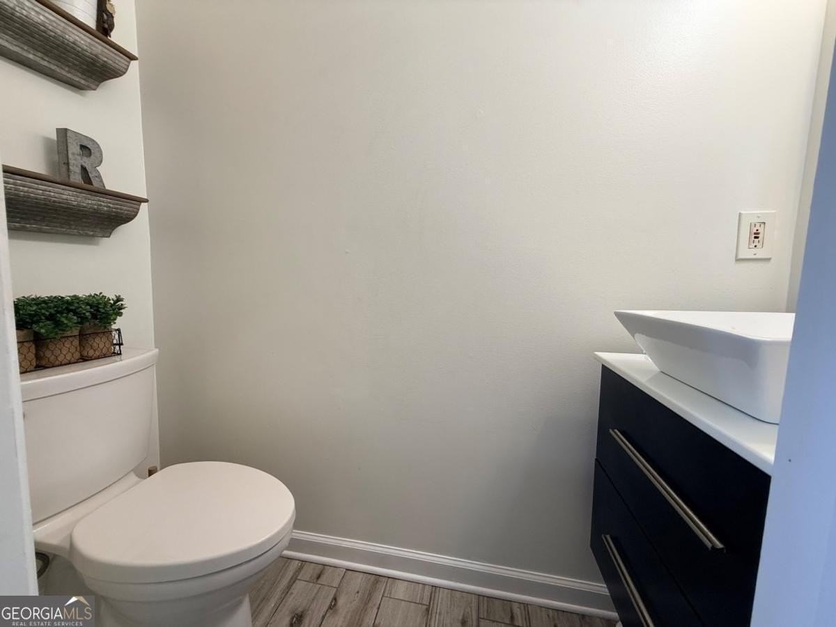 645 Highpoint Way - Photo 6 of 14
