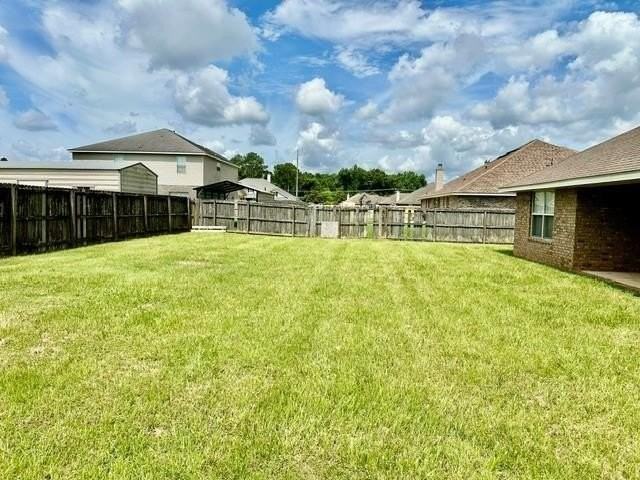 9825 Winchester Dr N - Photo 2 of 15