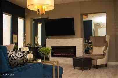 513 S Festival Dr - Photo 3 of 28
