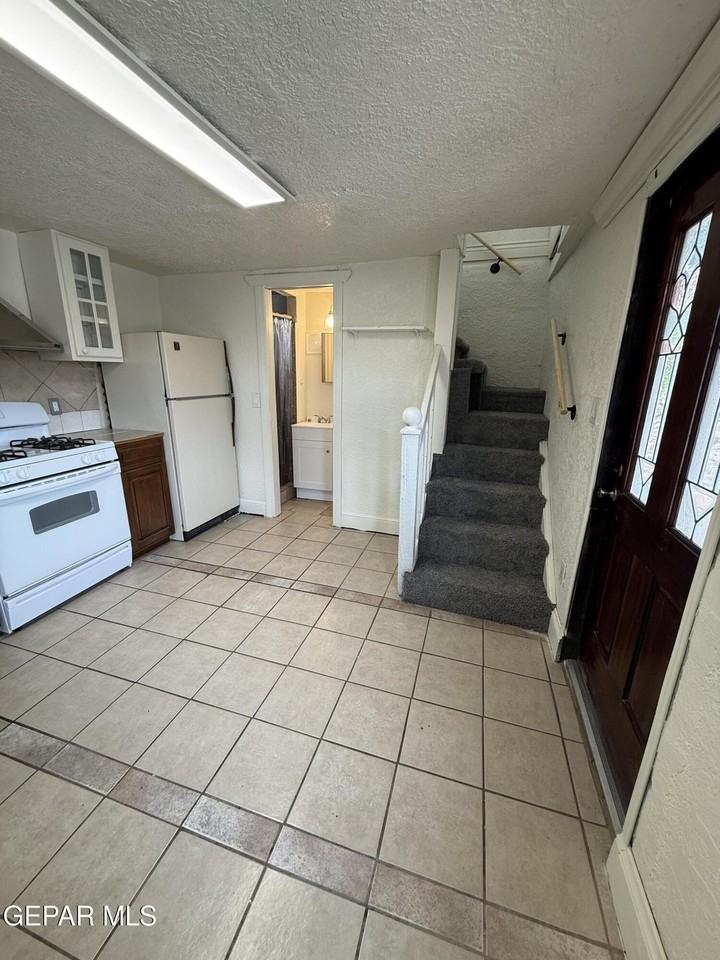 1018 Lakewood Rd #B - Photo 7 of 18