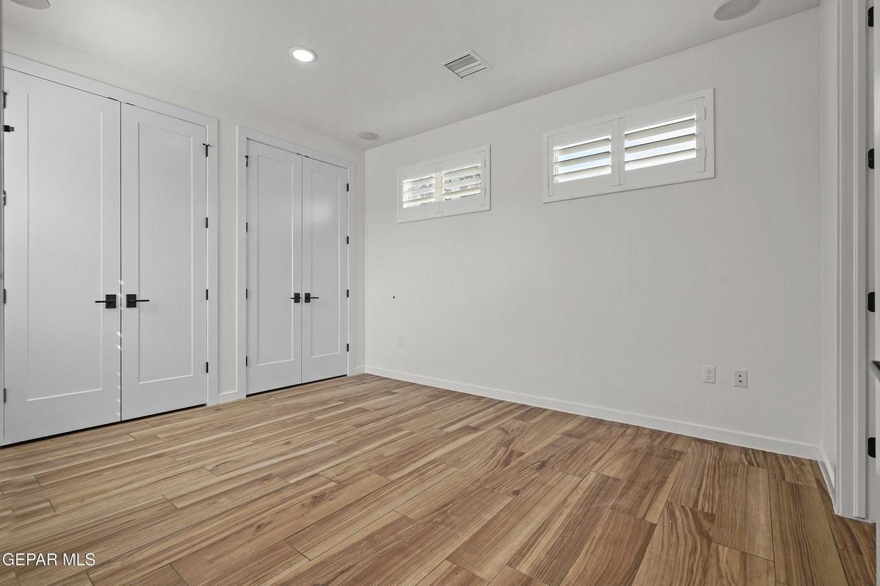 13637 Chepstow Ct - Photo 5 of 37