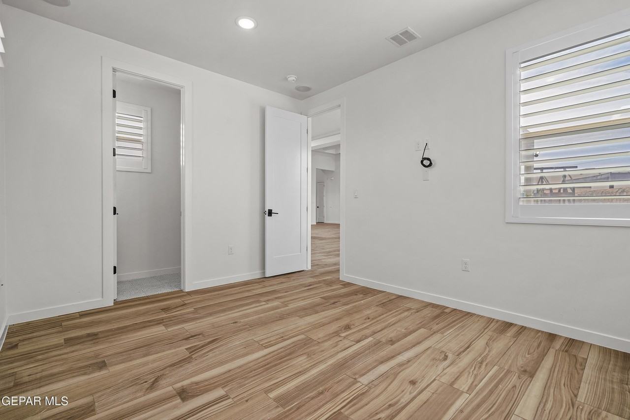 13637 Chepstow Ct - Photo 6 of 37