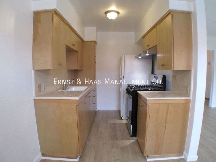 2735 E Broadway #03 - Photo 5 of 14