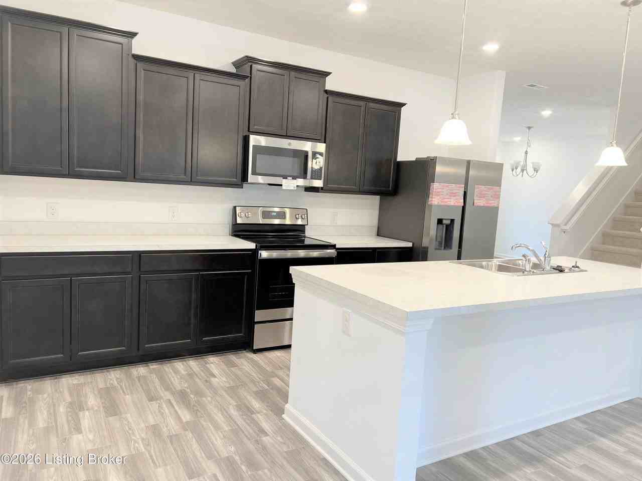 17111 Meander Way - Photo 2 of 33