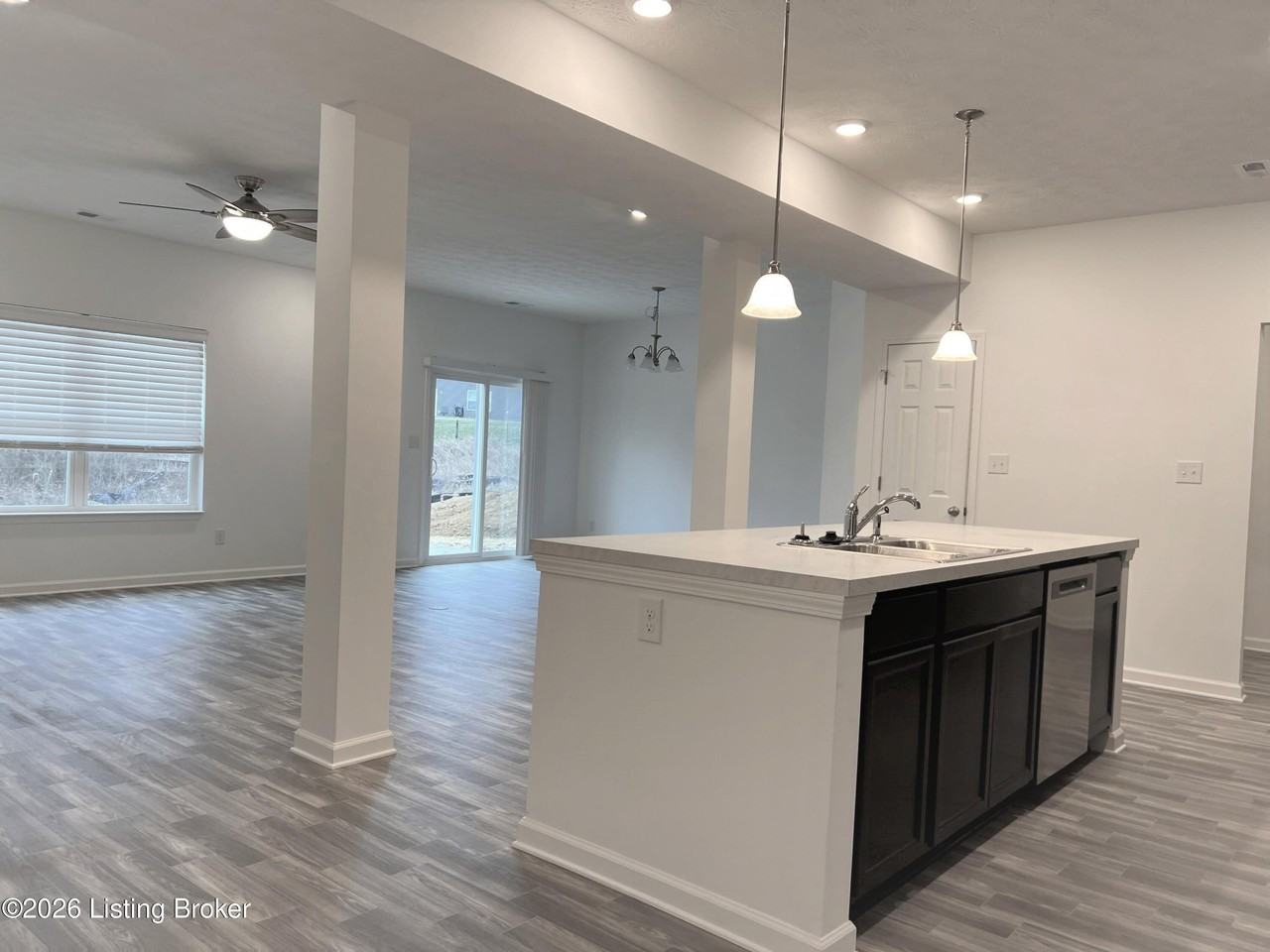 17111 Meander Way - Photo 3 of 33