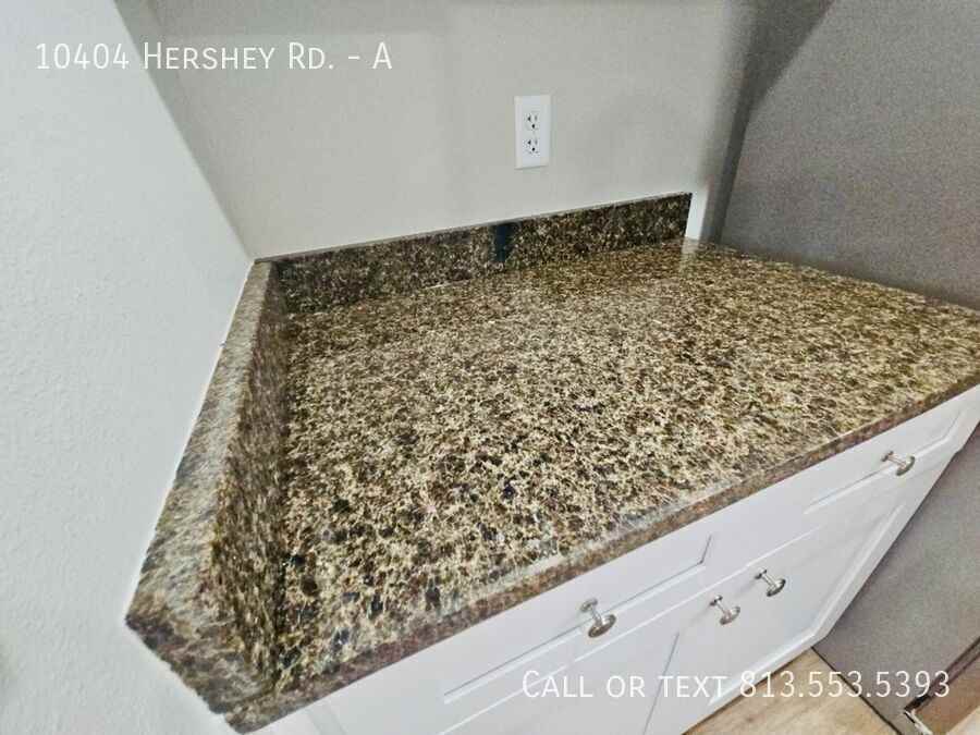10404 Hershey Rd #A - Photo 6 of 23