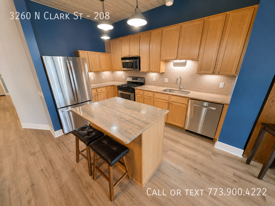 3260 N Clark St #208 - Photo 5 of 17