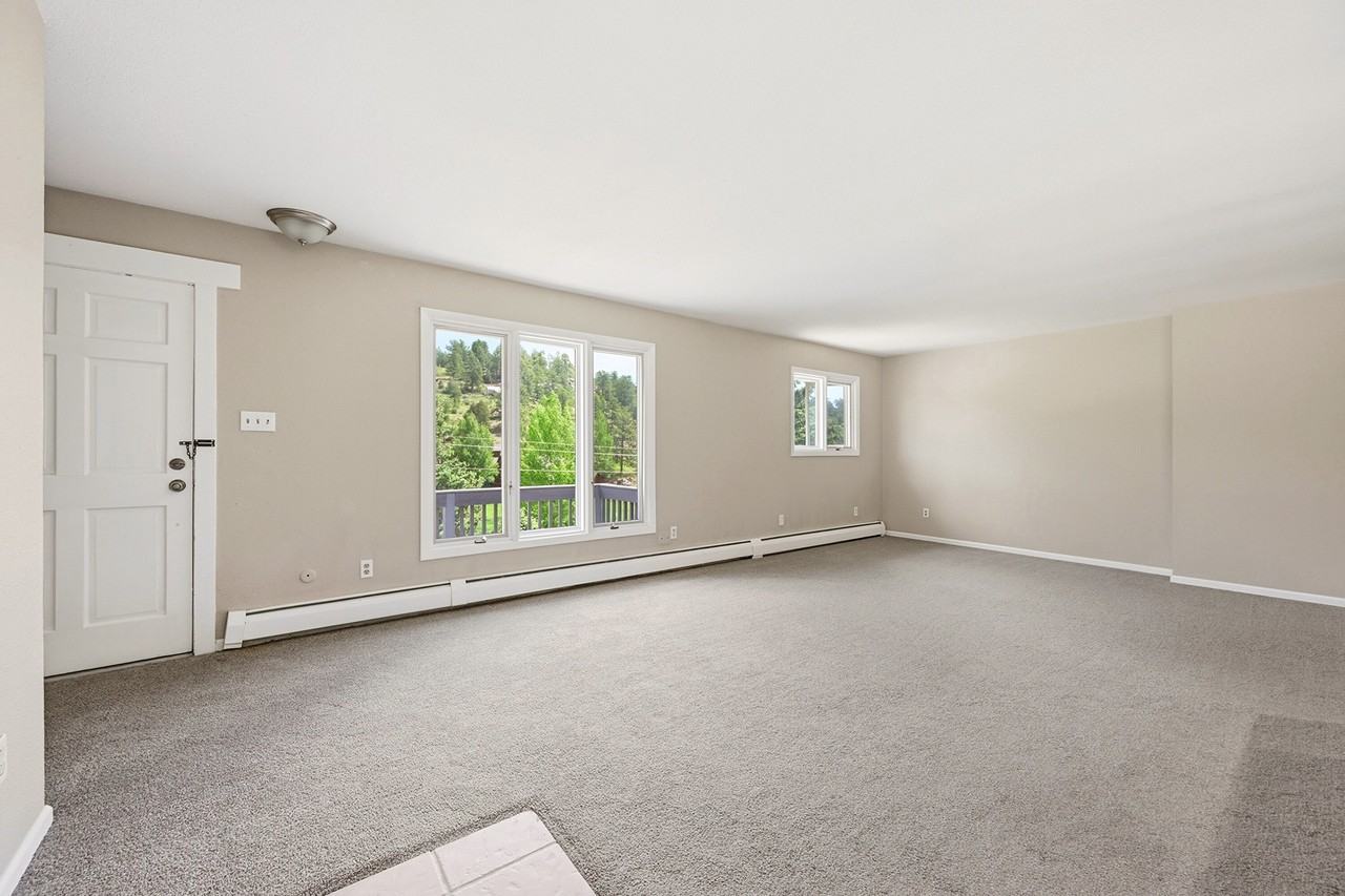 836 Sleepy Hollow Dr #A - Photo 4 of 38