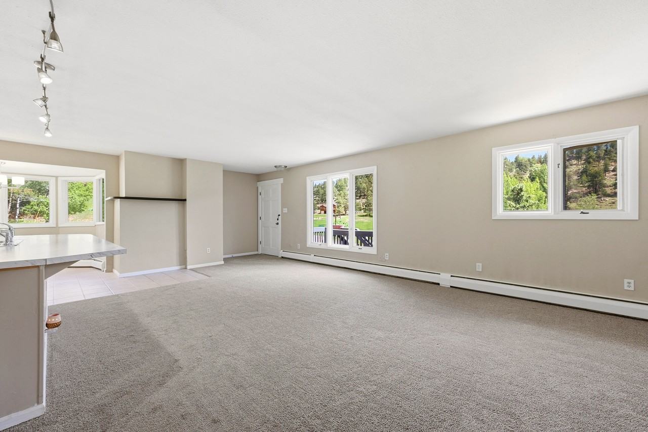 836 Sleepy Hollow Dr #A - Photo 5 of 38