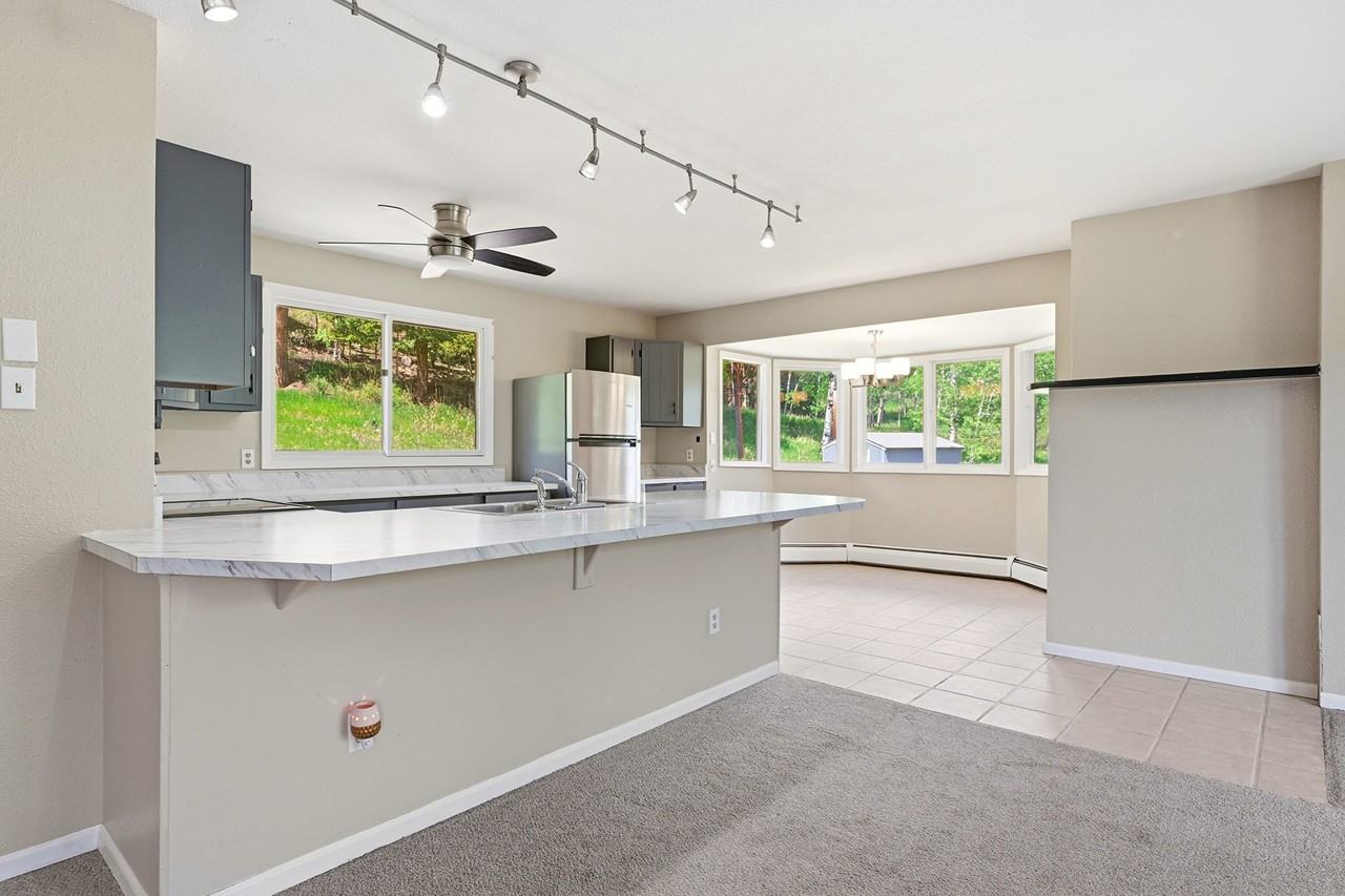 836 Sleepy Hollow Dr #A - Photo 7 of 38