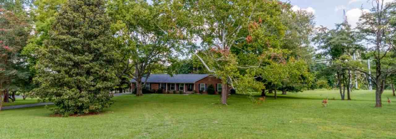 1735 Cedarcroft Dr - Photo 2 of 46