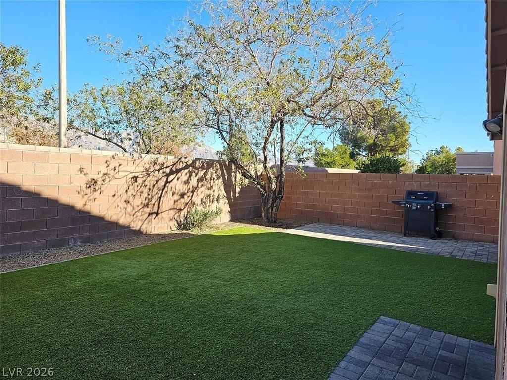 5064 Whistling Acres Ave - Photo 5 of 30
