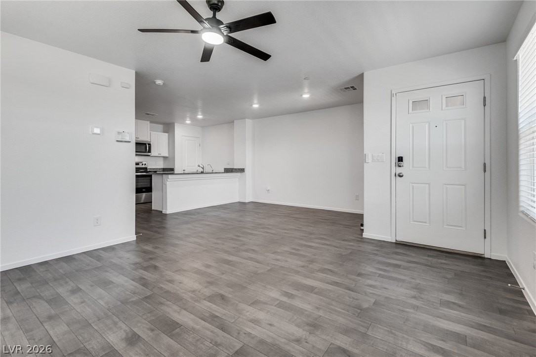 1114 Scarlet Sparrow St - Photo 6 of 25