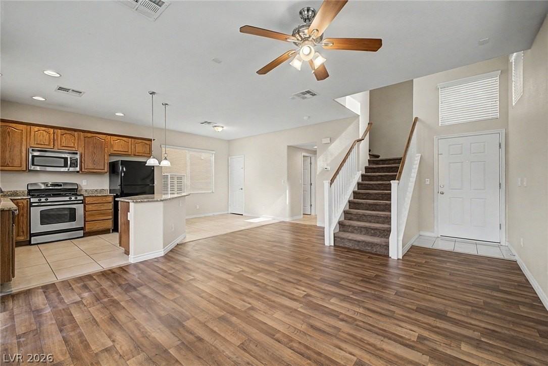 10560 Laurelwood Lake Ave - Photo 2 of 30