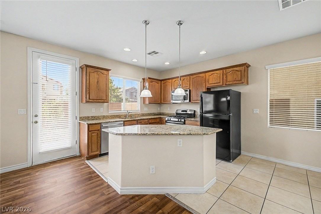 10560 Laurelwood Lake Ave - Photo 4 of 30