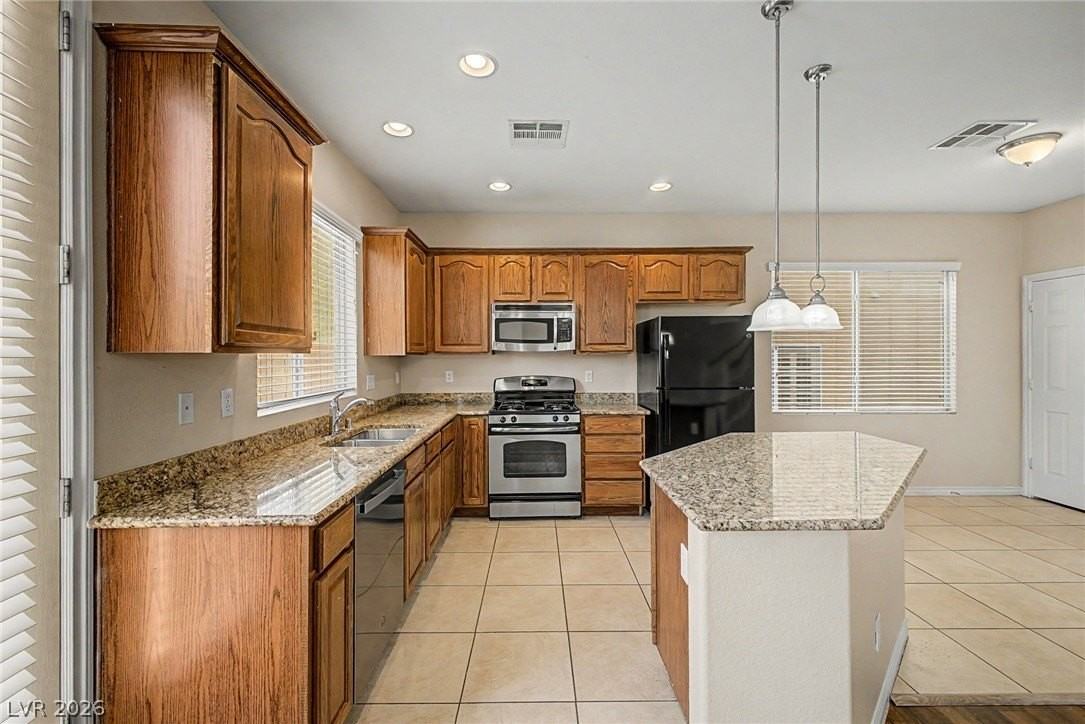 10560 Laurelwood Lake Ave - Photo 6 of 30