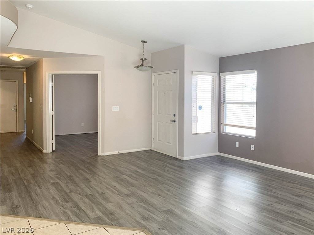 405 Europa Way - Photo 4 of 24