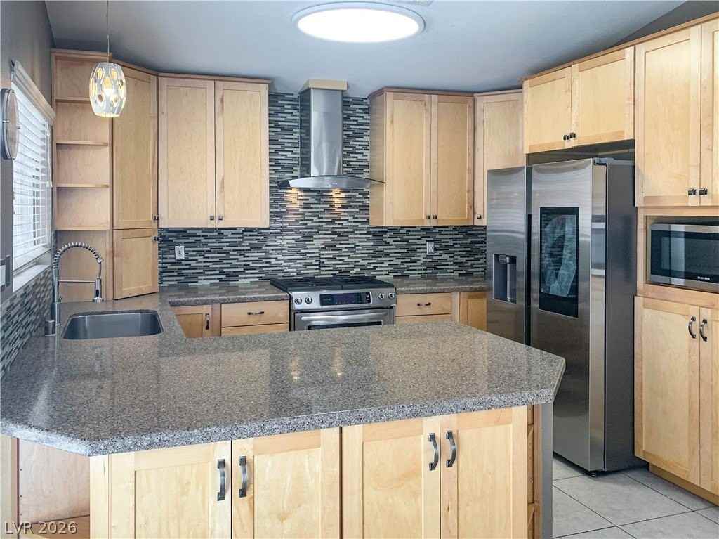 405 Europa Way - Photo 7 of 24