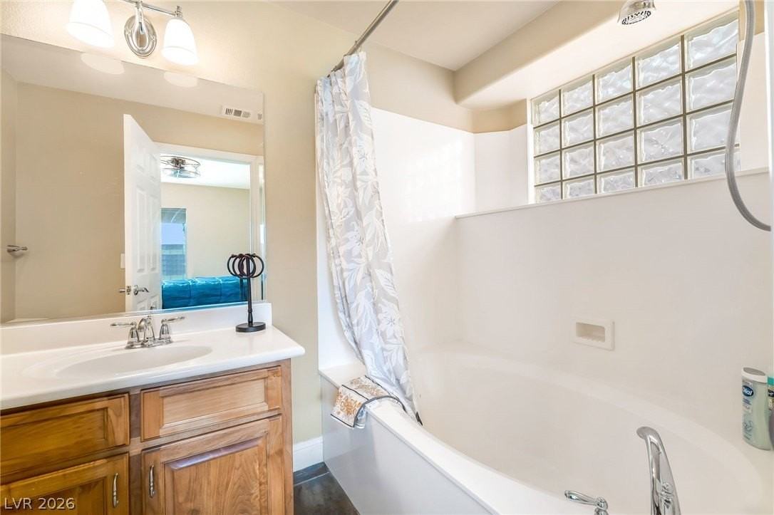 6877 Philharmonic Ave - Photo 6 of 23