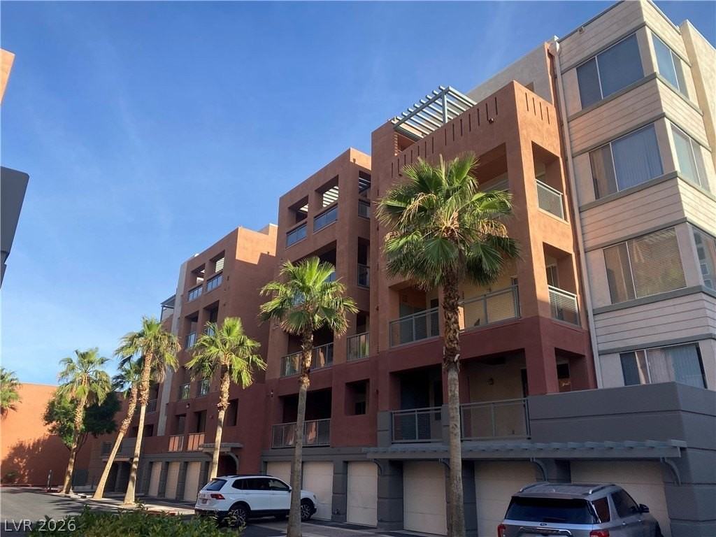 27 E Agate Ave #203