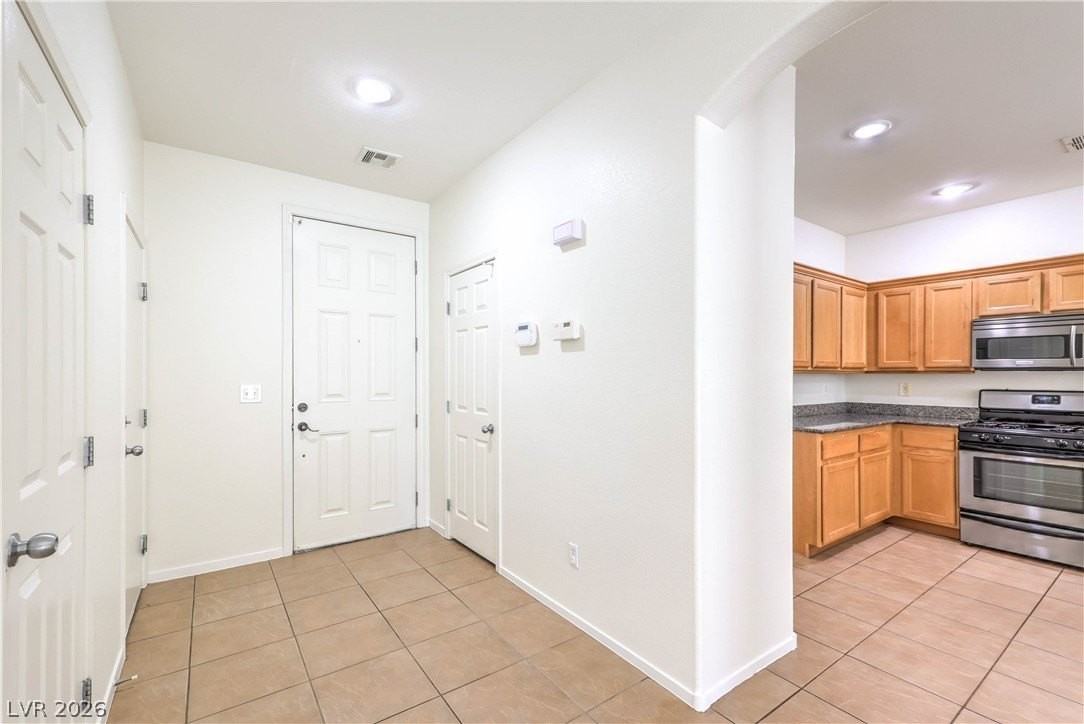 10939 Paradise Rd - Photo 5 of 36