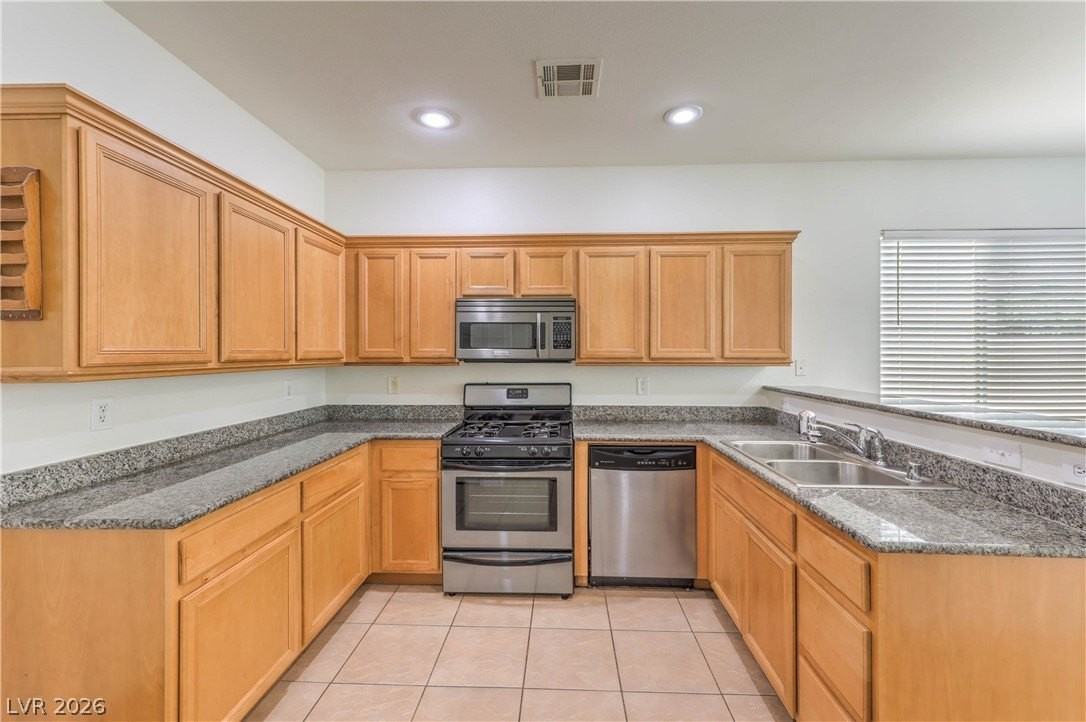 10939 Paradise Rd - Photo 6 of 36