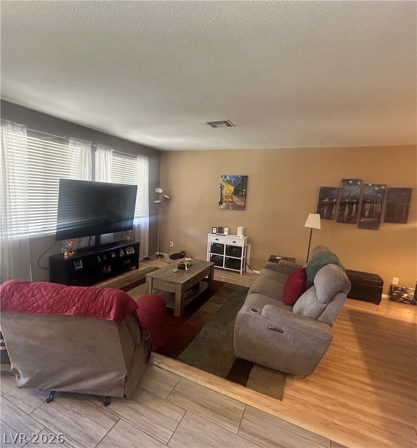 2076 Santina Ave - Photo 3 of 31