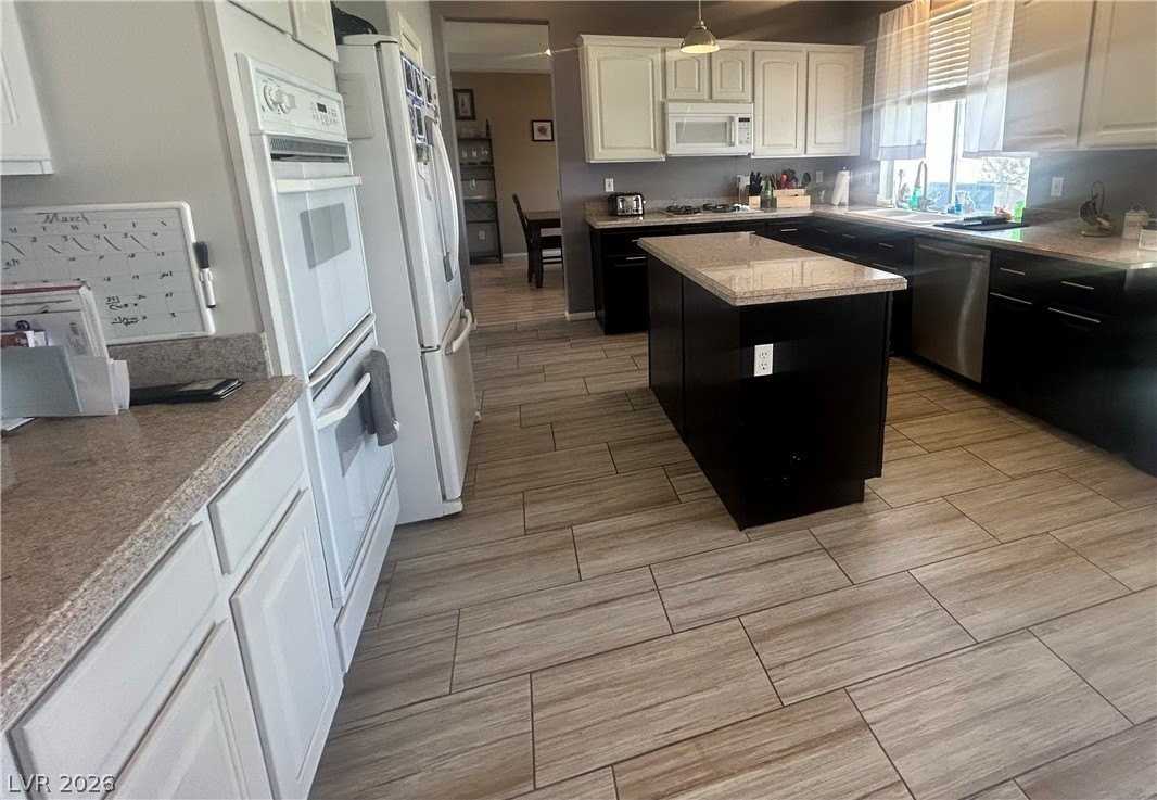 2076 Santina Ave - Photo 6 of 31